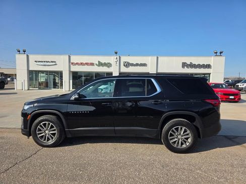 Used 2023 Chevrolet Traverse LT w/ Rear Camera Mirror Package image 10