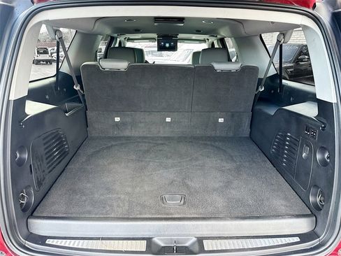 Used 2020 Chevrolet Suburban LT image 29