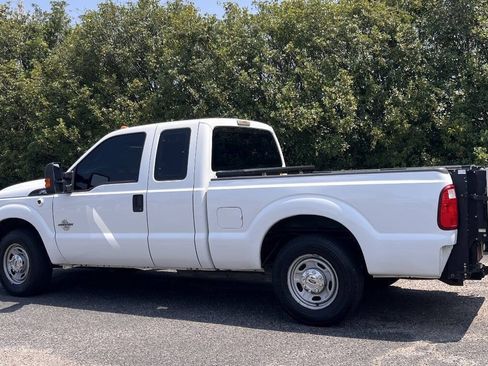 Used 2014 Ford F250 XL w/ Power Equipment Group RWD image 5