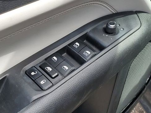 Used 2023 Jeep Compass Limited AWD/4WD image 23