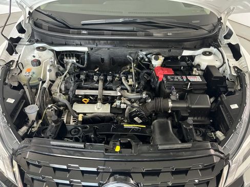 Used 2024 Nissan Kicks SV FWD image 9