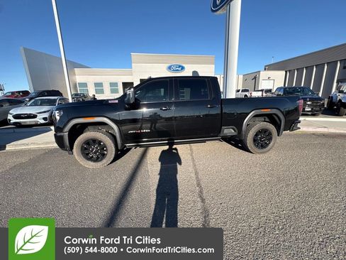 Used 2024 GMC Sierra 2500 AT4 w/ AT4 Premium Plus Package AWD/4WD image 2