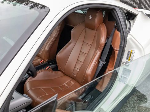 Used 2015 Ferrari 458 Italia Coupe image 37