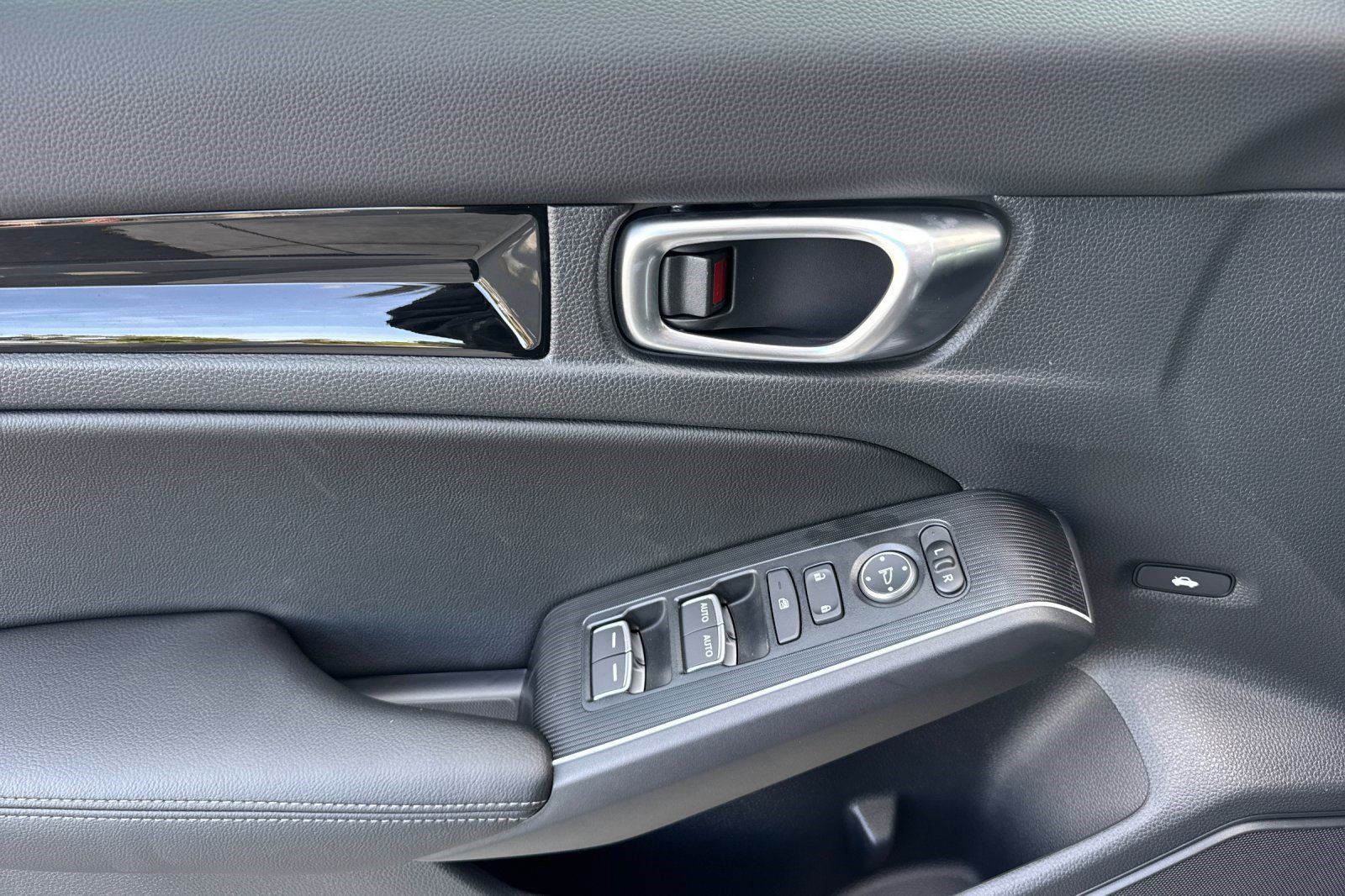 Certified 2026 Honda Civic FWD Hybrid Sedan image 31