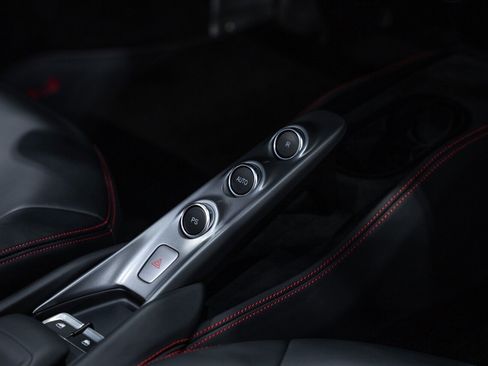 Used 2021 Ferrari F8 Tributo image 61