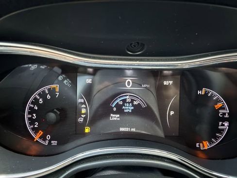Used 2019 Jeep Grand Cherokee Altitude RWD image 15