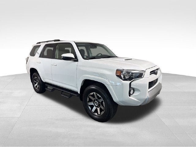 Used 2020 Toyota 4Runner TRD Off-Road AWD/4WD image 7