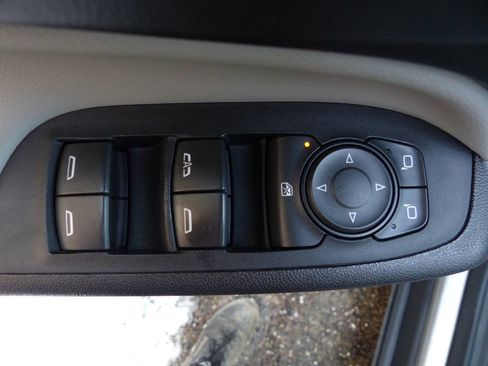 Used 2019 Chevrolet Equinox Premier image 19