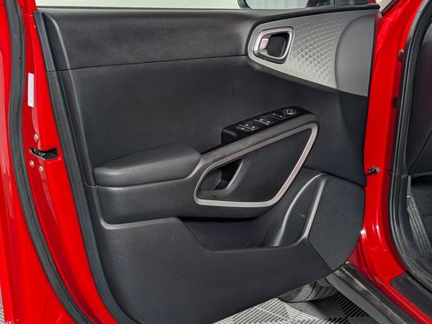 Used 2024 Kia Soul LX FWD image 22