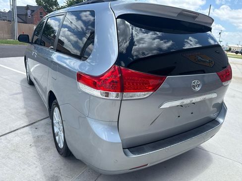 Used 2013 Toyota Sienna Limited w/ Premium Pkg AWD/4WD image 13