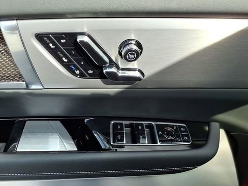 New 2026 Cadillac Vistiq Sport image 27