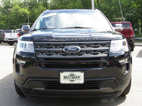 Used 2019 Ford Explorer XLT w/ Equipment Group 202A AWD/4WD image 2