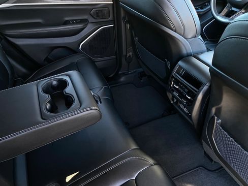 Used 2022 Jeep Grand Cherokee Limited 4xe image 29