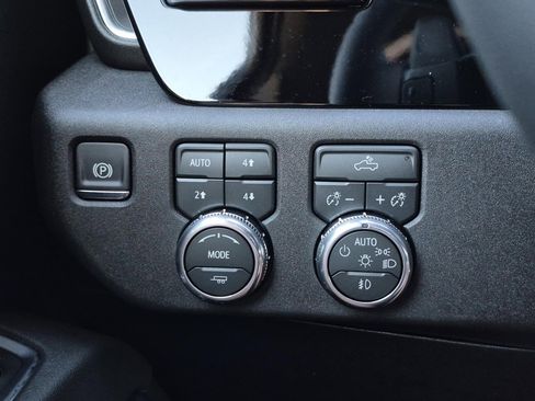 New 2026 GMC Sierra 1500 Elevation image 13