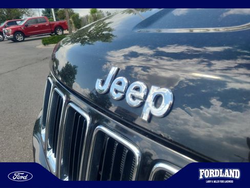Used 2015 Jeep Grand Cherokee Limited w/ Luxury Group II AWD/4WD image 23