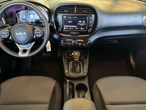 Used 2023 Kia Soul LX w/ LX Technology Package image 13