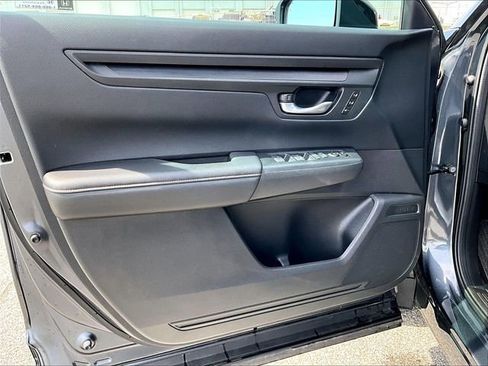 Used 2025 Honda CR-V Sport-L image 9