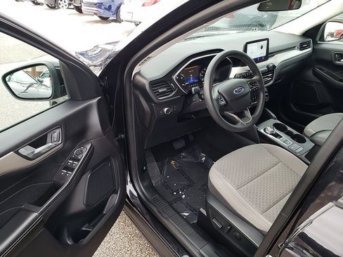 Certified 2021 Ford Escape SE image 9