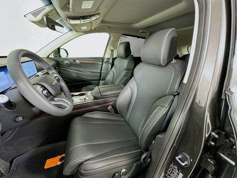 Certified 2025 Genesis GV80 2.5T Prestige image 16