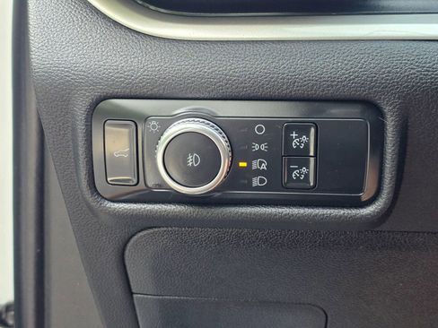 Used 2021 Ford Explorer XLT w/ Equipment Group 202A RWD image 14