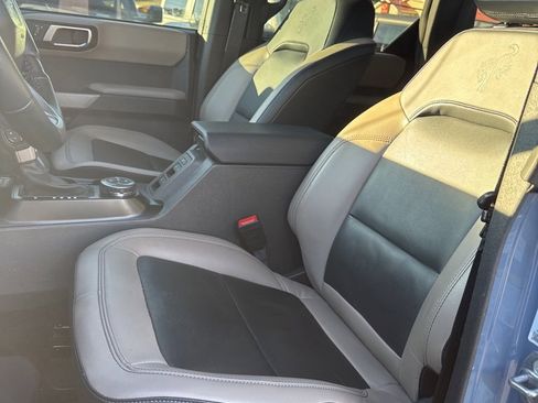 Used 2023 Ford Bronco Wildtrak image 10