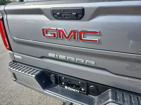 Certified 2024 GMC Sierra 1500 SLT image 5