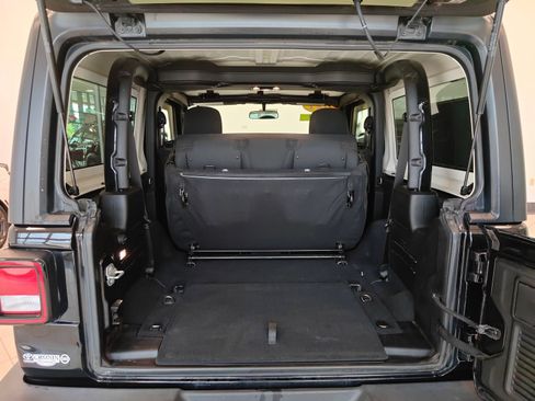 Used 2021 Jeep Wrangler Sport AWD/4WD image 13