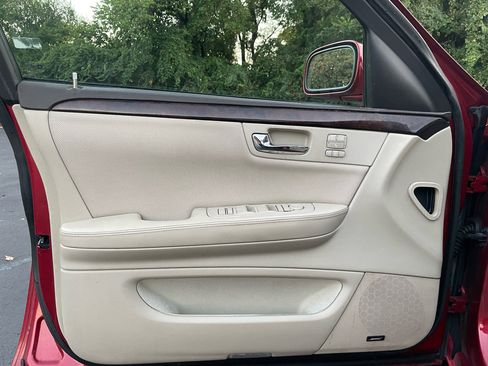 Used 2008 Cadillac DTS Luxury II image 10