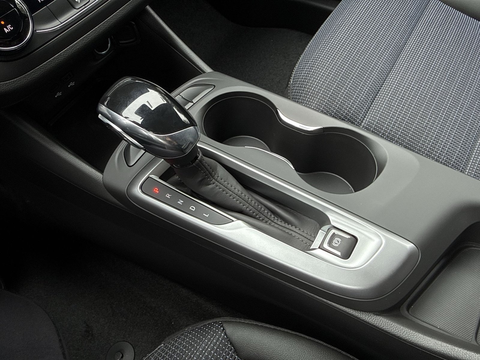 New 2026 Buick Envista Sport Touring FWD image 21