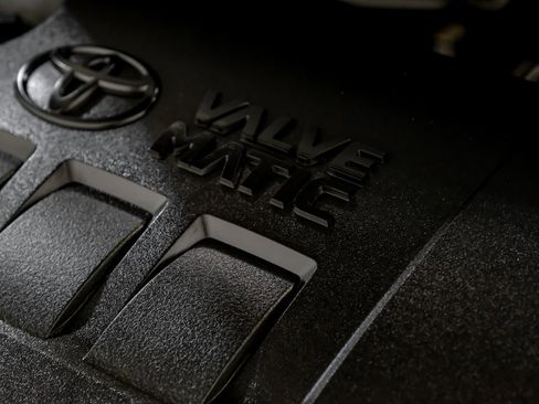 Used 2019 Toyota C-HR XLE image 57