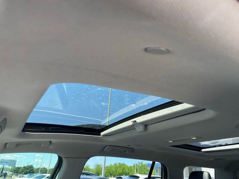 Used 2018 GMC Acadia SLT FWD image 23