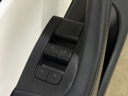 Used 2022 Tesla Model Y Performance image 30