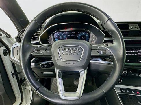 Used 2024 Audi Q3 2.0T Premium image 18
