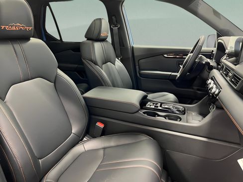 New 2025 Honda Pilot TrailSport image 40