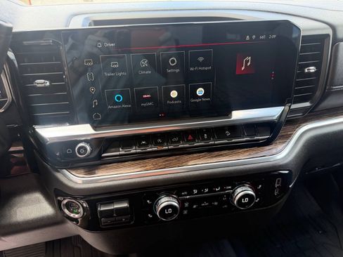 Used 2023 GMC Sierra 1500 SLE AWD/4WD image 18