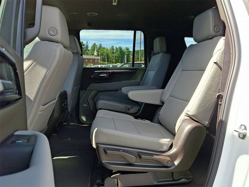 New 2026 Chevrolet Suburban LT w/ Comfort Package image 5