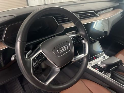 Used 2021 Audi e-tron Premium Plus w/ Premium Plus Package image 13