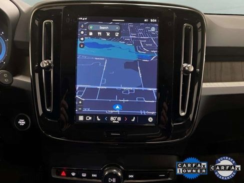 Used 2025 Volvo XC40 B5 Plus image 41