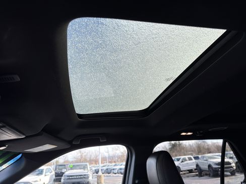 Used 2018 Ford Explorer XLT w/ Equipment Group 202A image 32