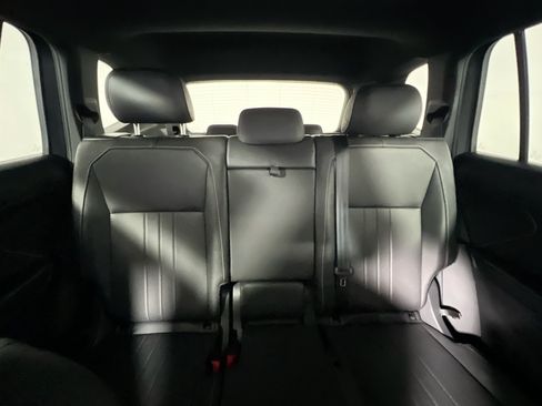 Used 2023 Volkswagen Tiguan SE R-Line FWD image 32