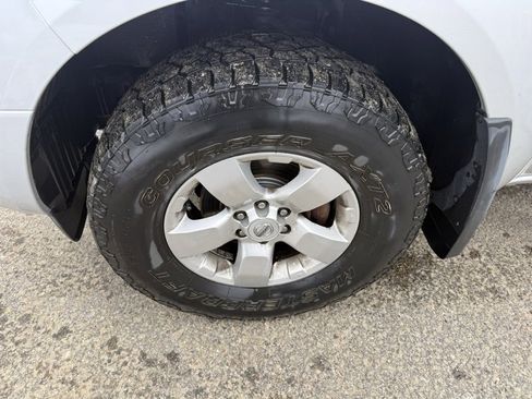 Used 2012 Nissan Frontier SV w/ SV Premium Utility Pkg image 10