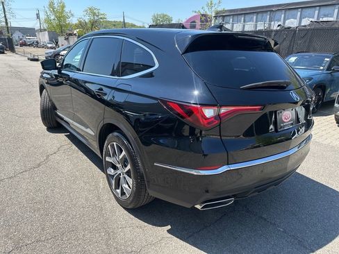 Used 2023 Acura MDX SH-AWD w/ Technology Package image 4