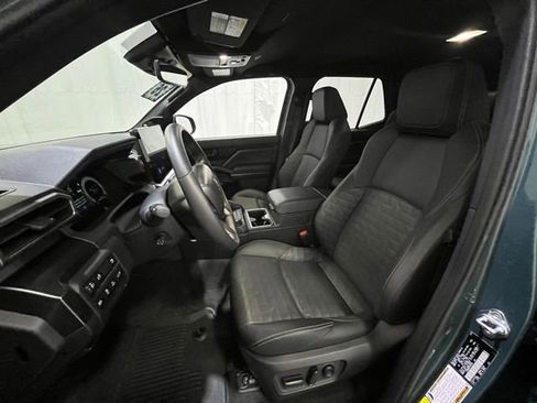 Certified 2026 Toyota 4Runner TRD Off-Road Premium AWD/4WD image 9