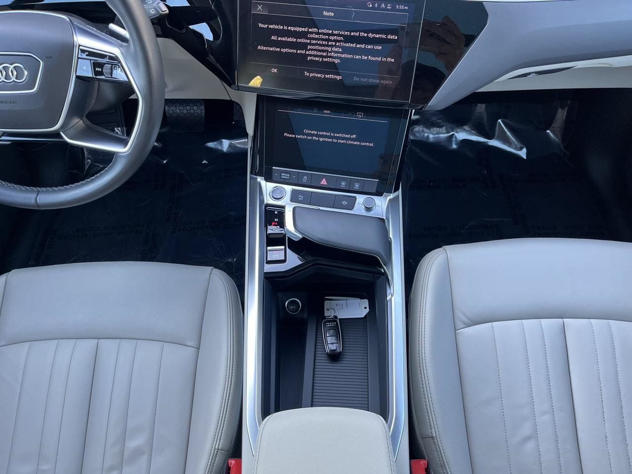 Used 2024 Audi Q8 e-tron Premium AWD/4WD image 20