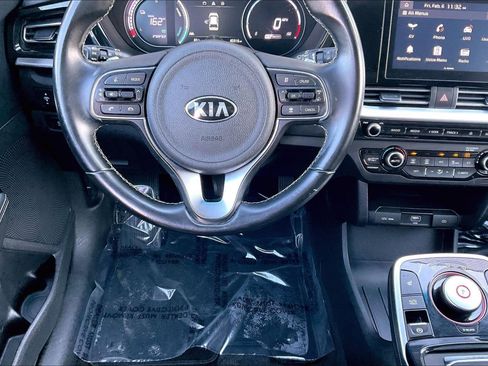 Used 2020 Kia Niro EX image 8