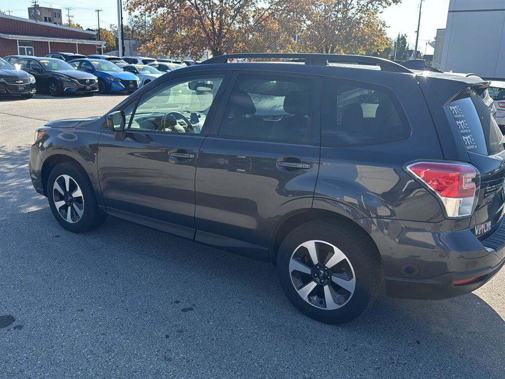 Used 2017 Subaru Forester 2.5i Premium w/ All-Weather Package AWD/4WD image 9