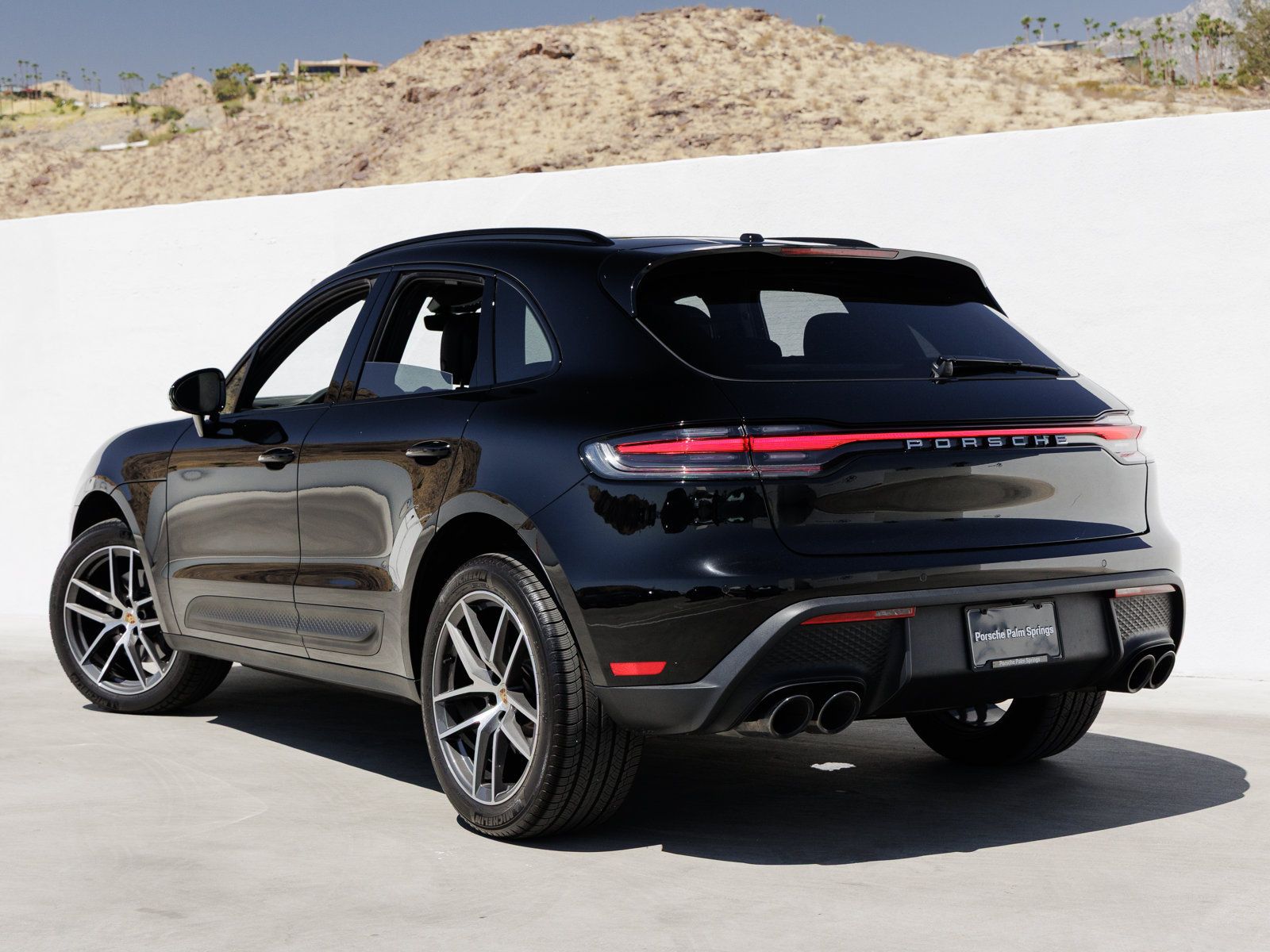 Used 2026 Porsche Macan AWD/4WD image 3