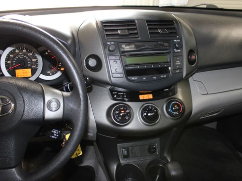 Used 2011 Toyota RAV4 2WD w/ Base L4 Extra Value Pkg image 13