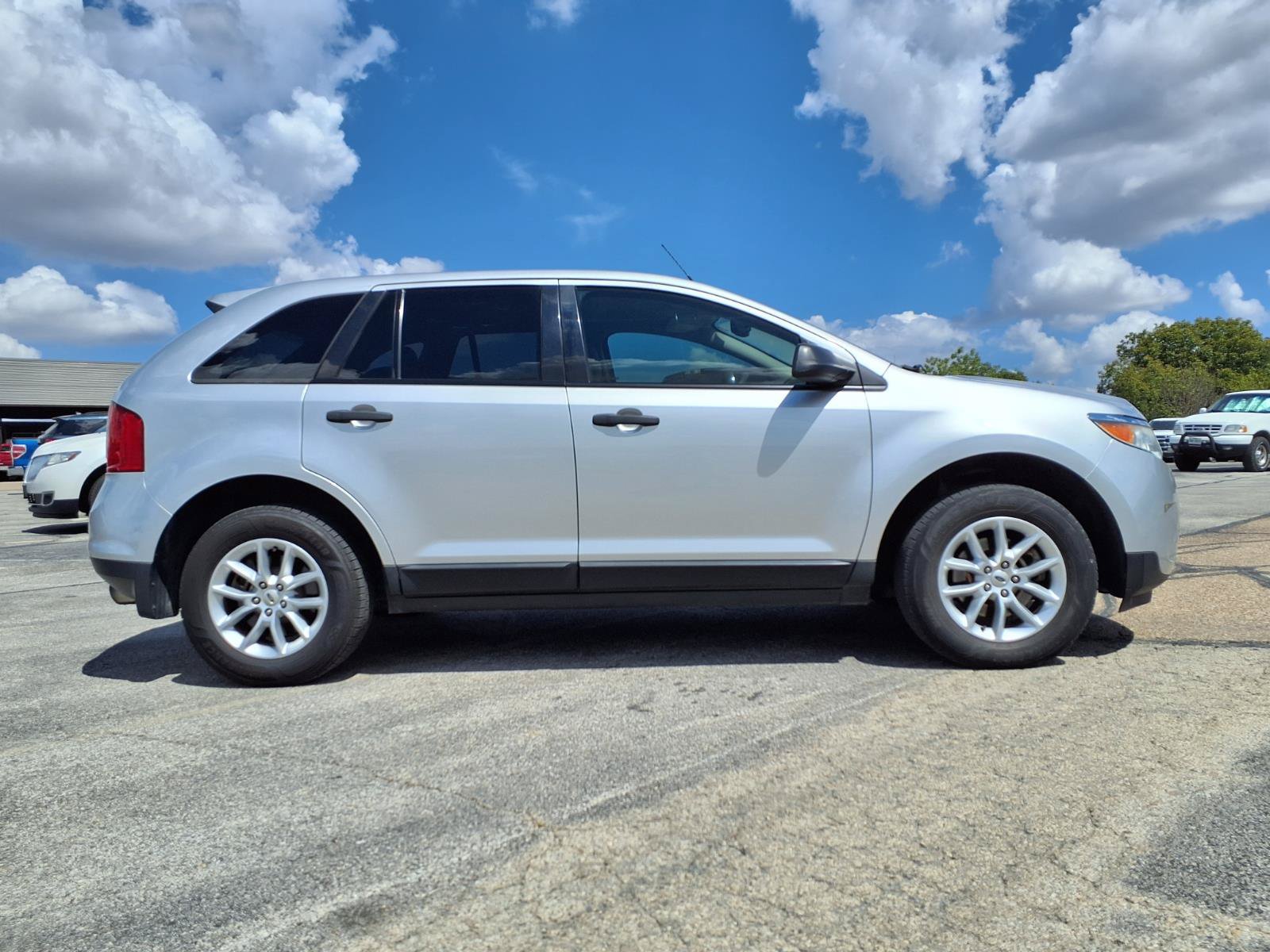Used 2014 Ford Edge SE w/ Equipment Group 101A FWD image 4