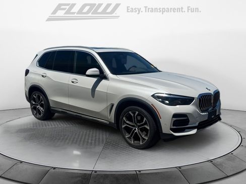 Used 2022 BMW X5 xDrive40i w/ Premium Package AWD/4WD image 1